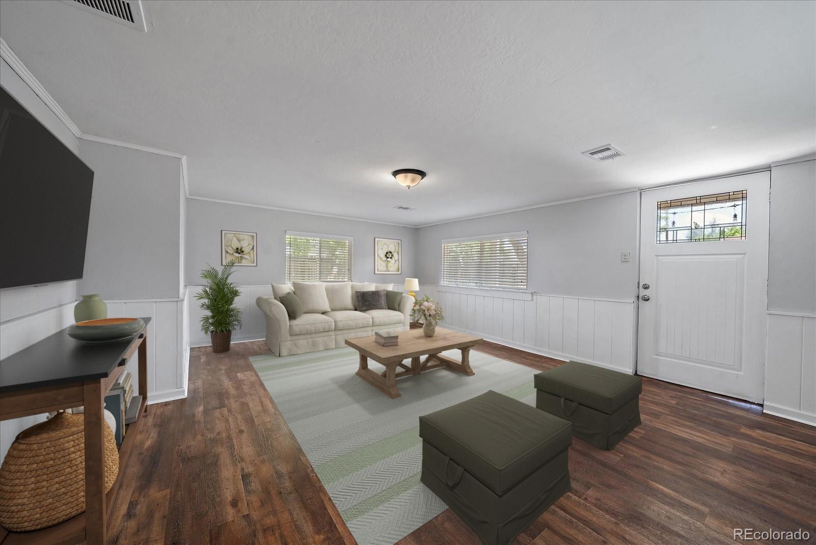 2001 W Wesley Avenue