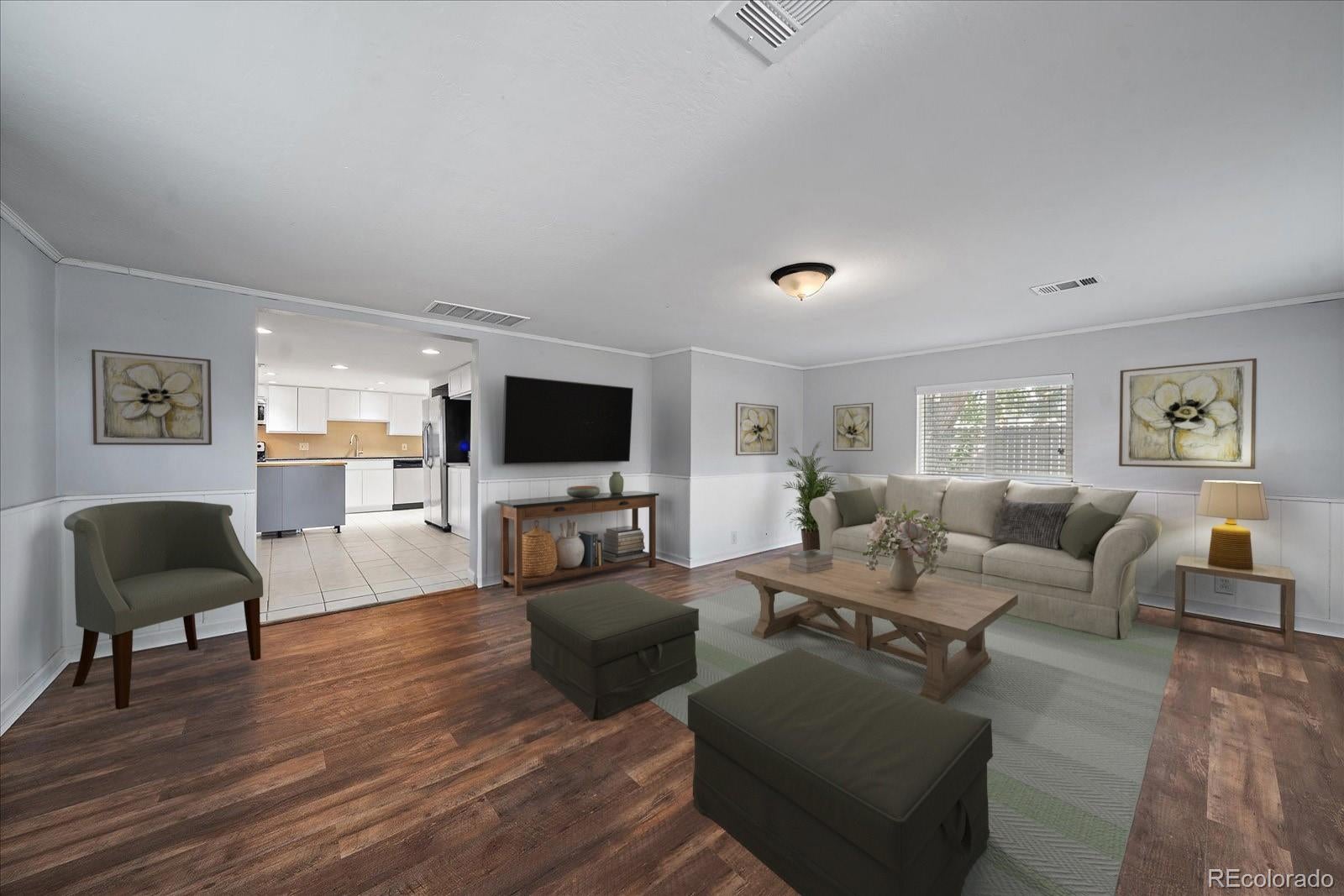 2001 W Wesley Avenue