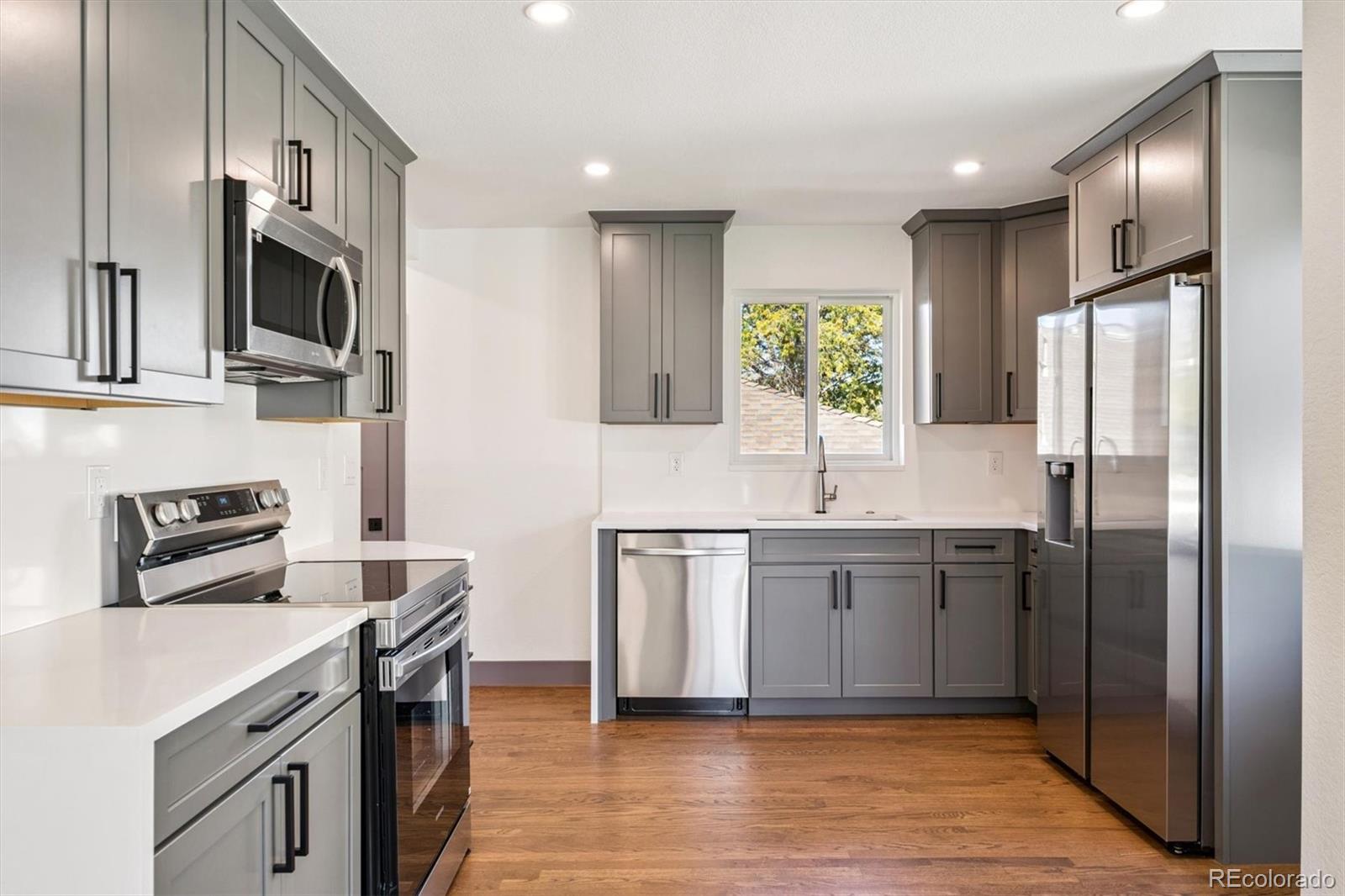 3325 Poplar Street 3325