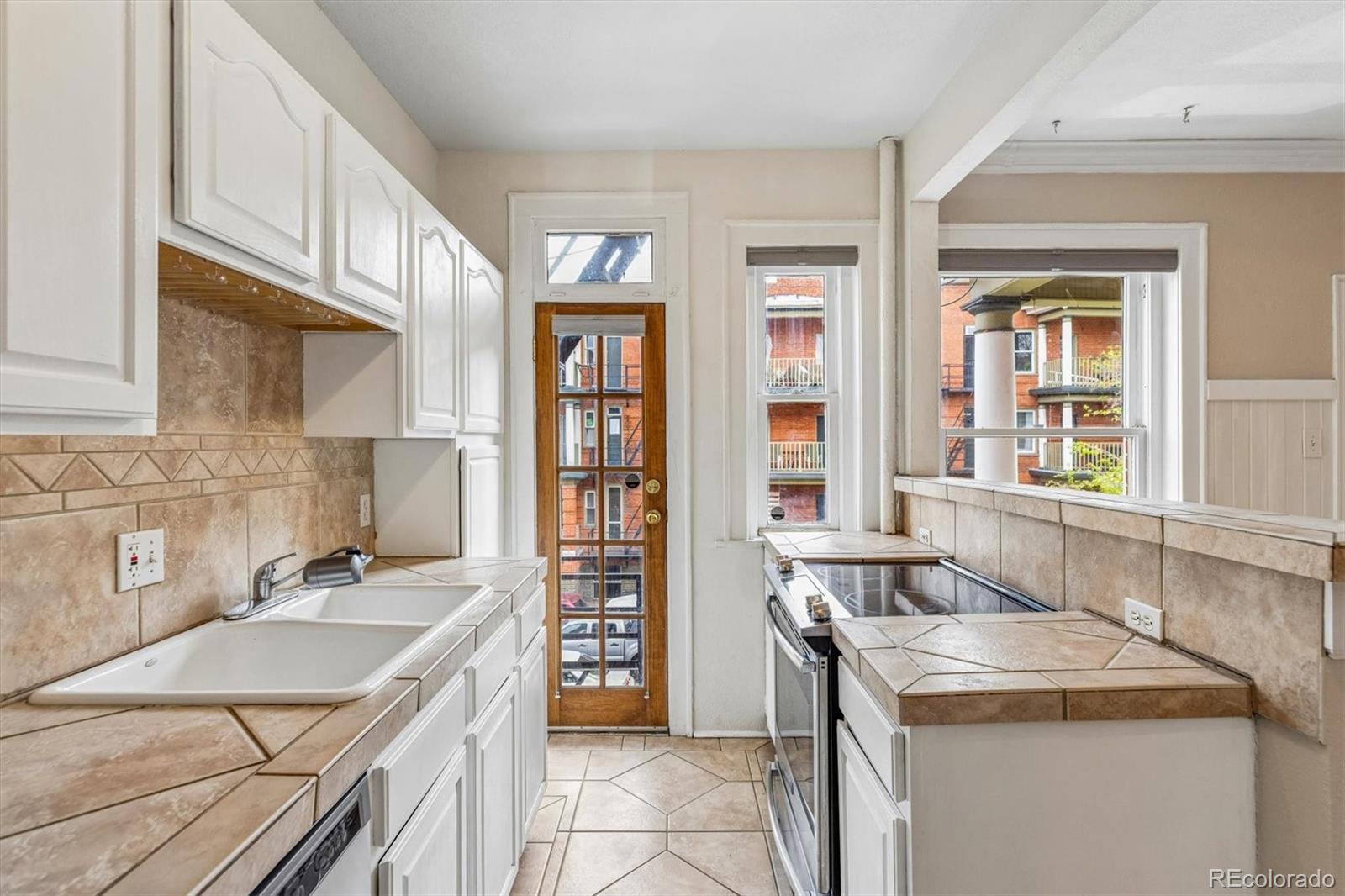 1376 N Pearl Street 210