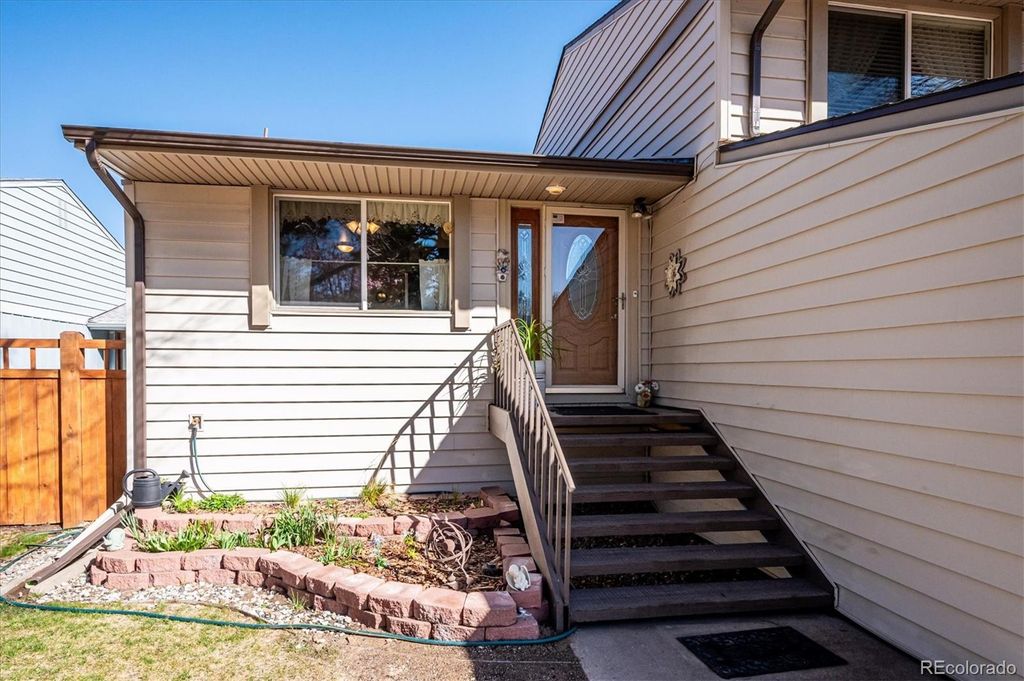 Photo of 7335 W Maple Drive, Lakewood, CO 80226 (MLS # 3109890)