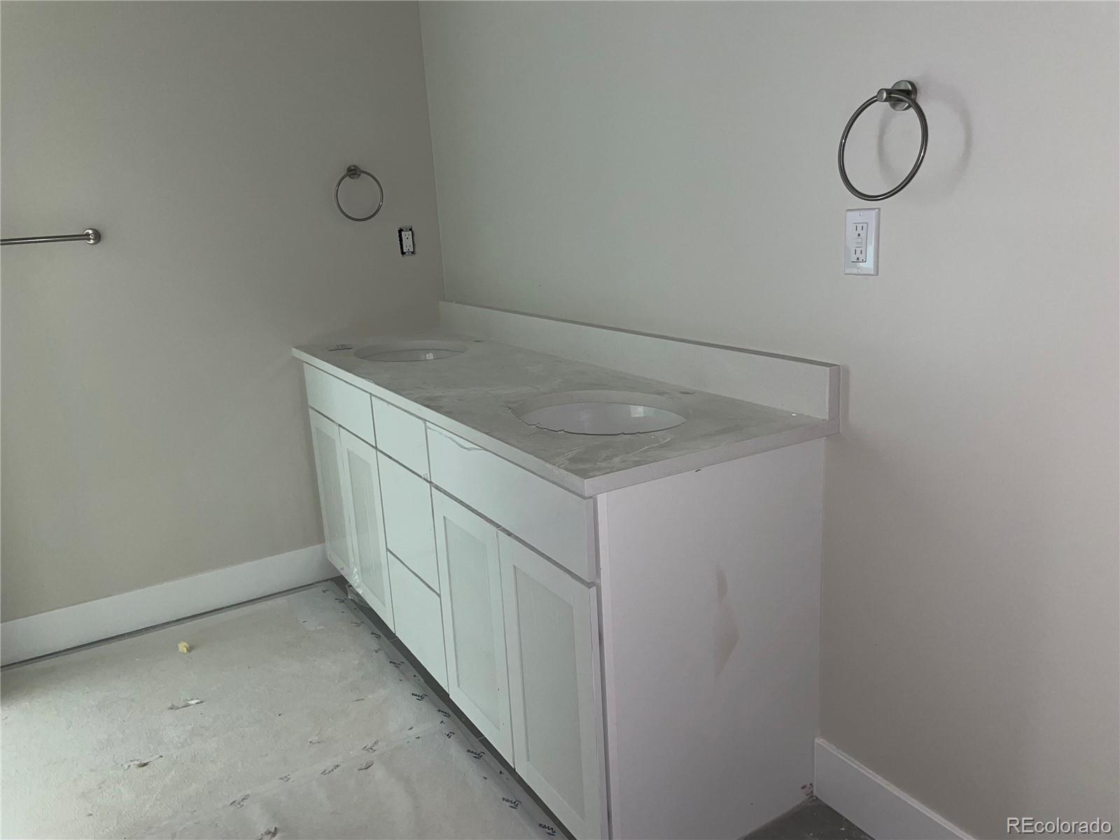 Photo 9 of 16 of 1301 Adams Avenue 104 townhome