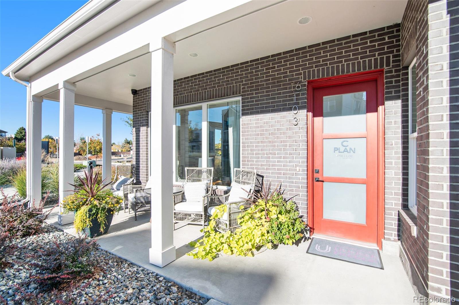 888 S Valentia Street 16-103