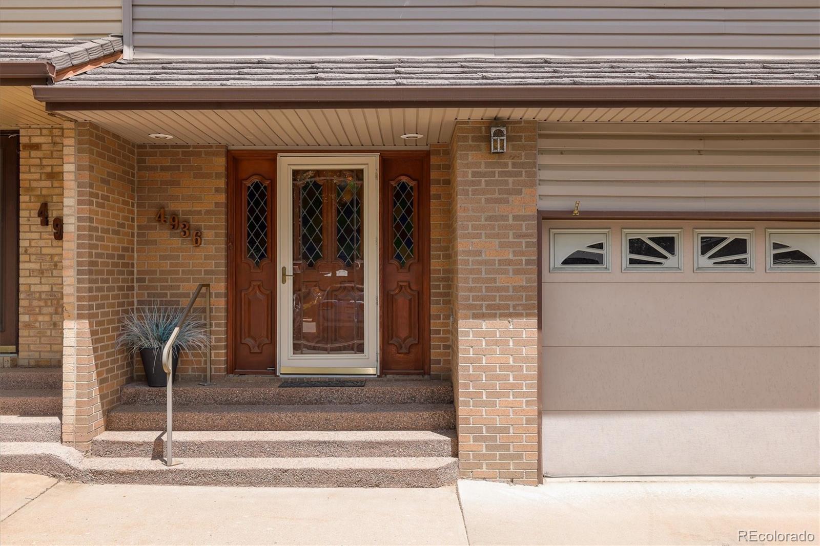 4936 Clubhouse Circle