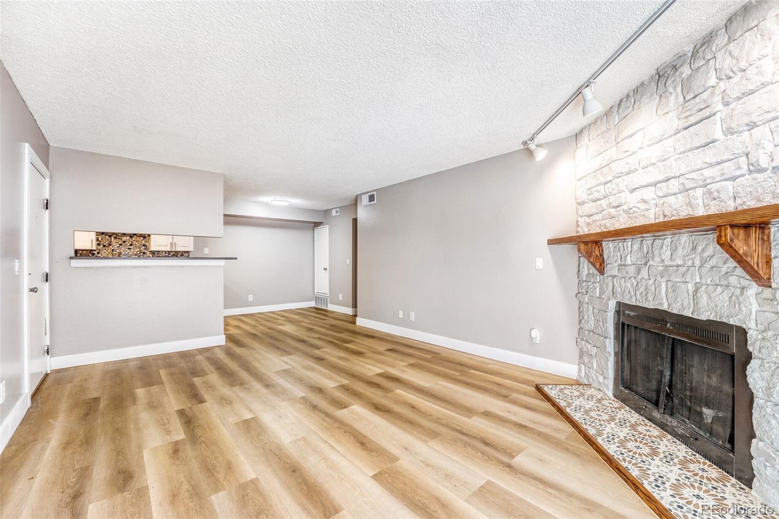 14453 E Jewell Avenue 104