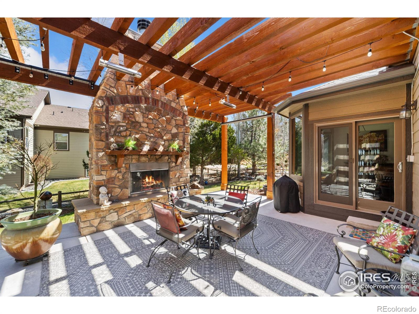 1443 Folsum Drive