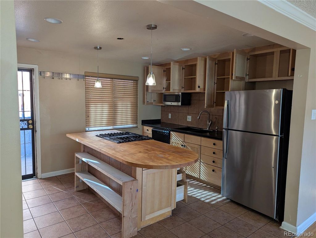 Photo of 540 Detroit Street, Denver, CO 80206 (MLS # 9177357)