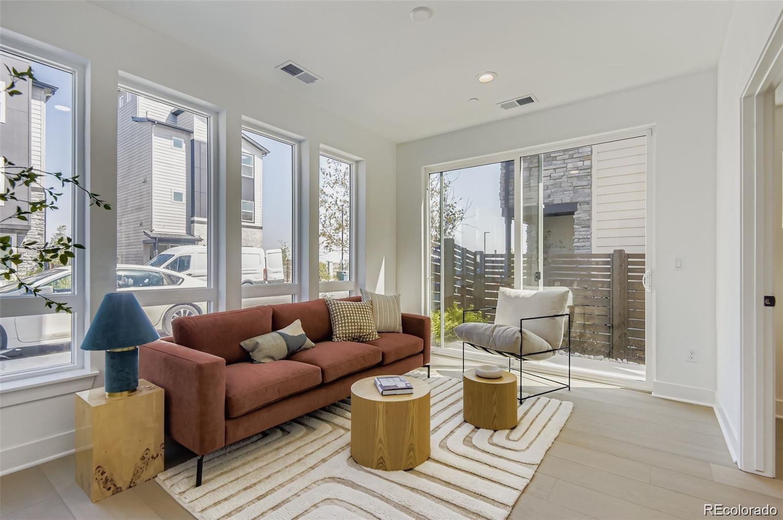 11008 E Hinsdale Circle