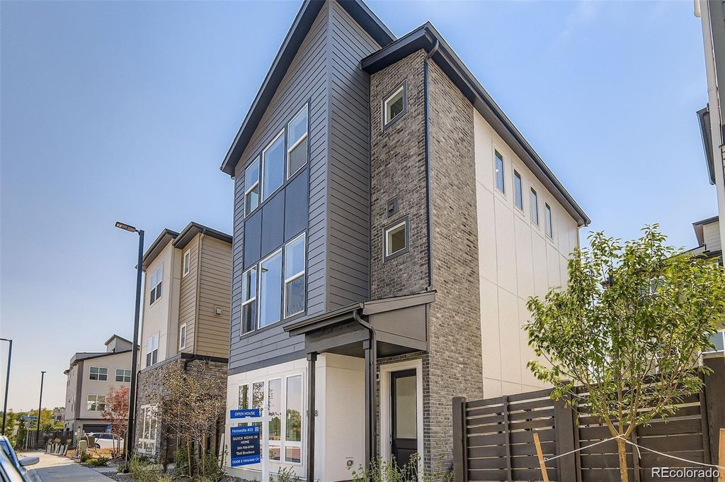 Photo of 11008 E Hinsdale Circle, Englewood, CO 80112 (MLS # 9030469)