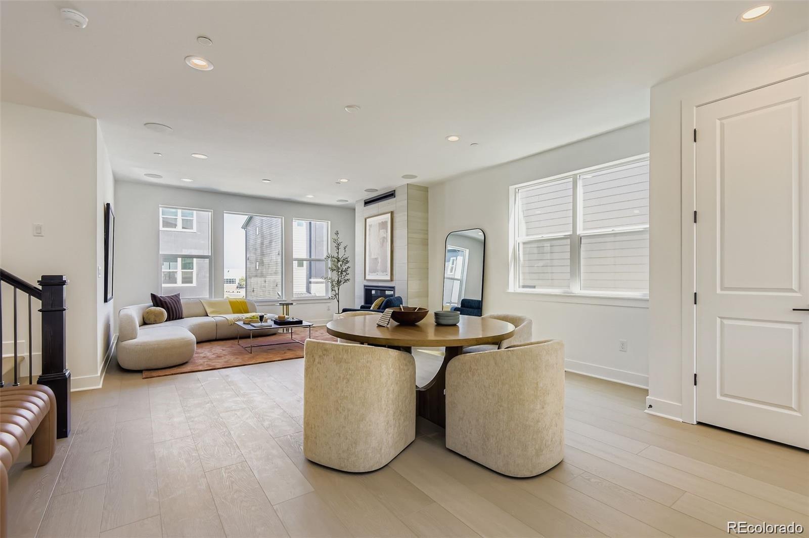 11008 E Hinsdale Circle