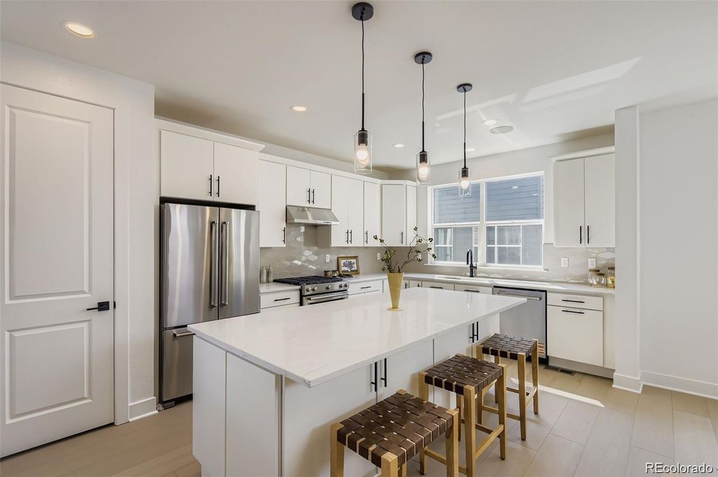 Photo of 11008 E Hinsdale Circle, Englewood, CO 80112 (MLS # 9030469)