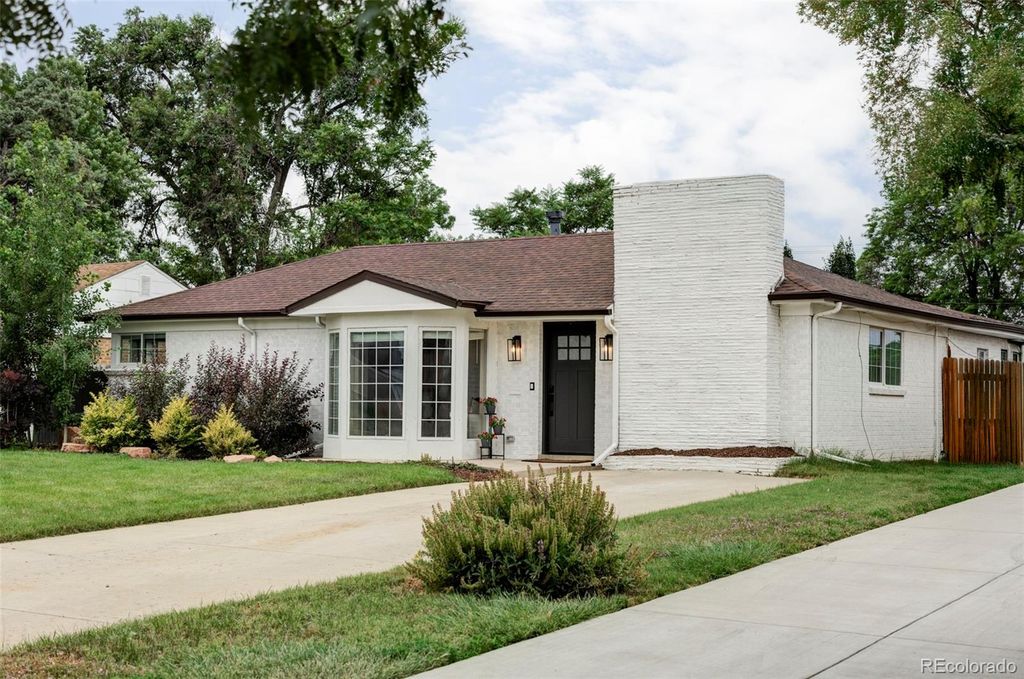 Photo of 2941 Oneida Street, Denver, CO 80207 (MLS # 4321867)