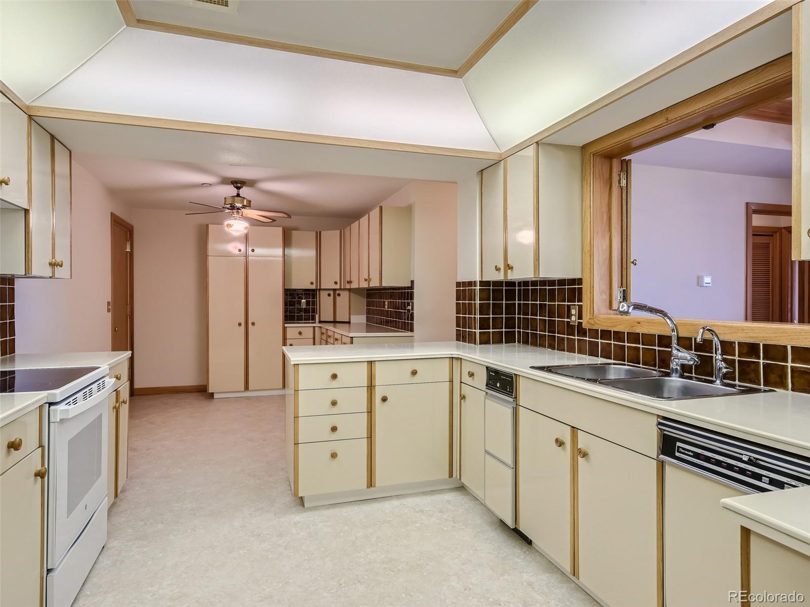 Photo 13 of 40 of 1900 E Girard Place 703 condo