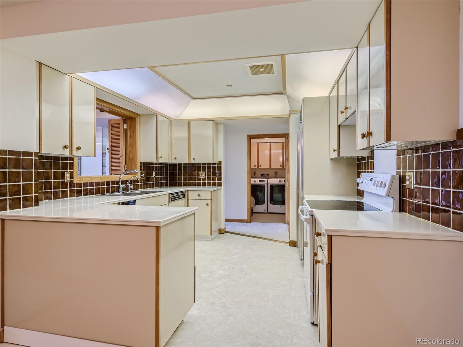 Photo 10 of 40 of 1900 E Girard Place 703 condo
