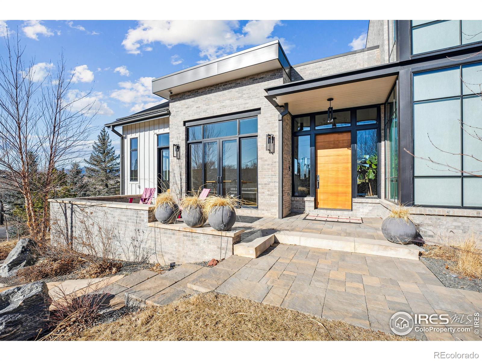 635 Paragon Drive