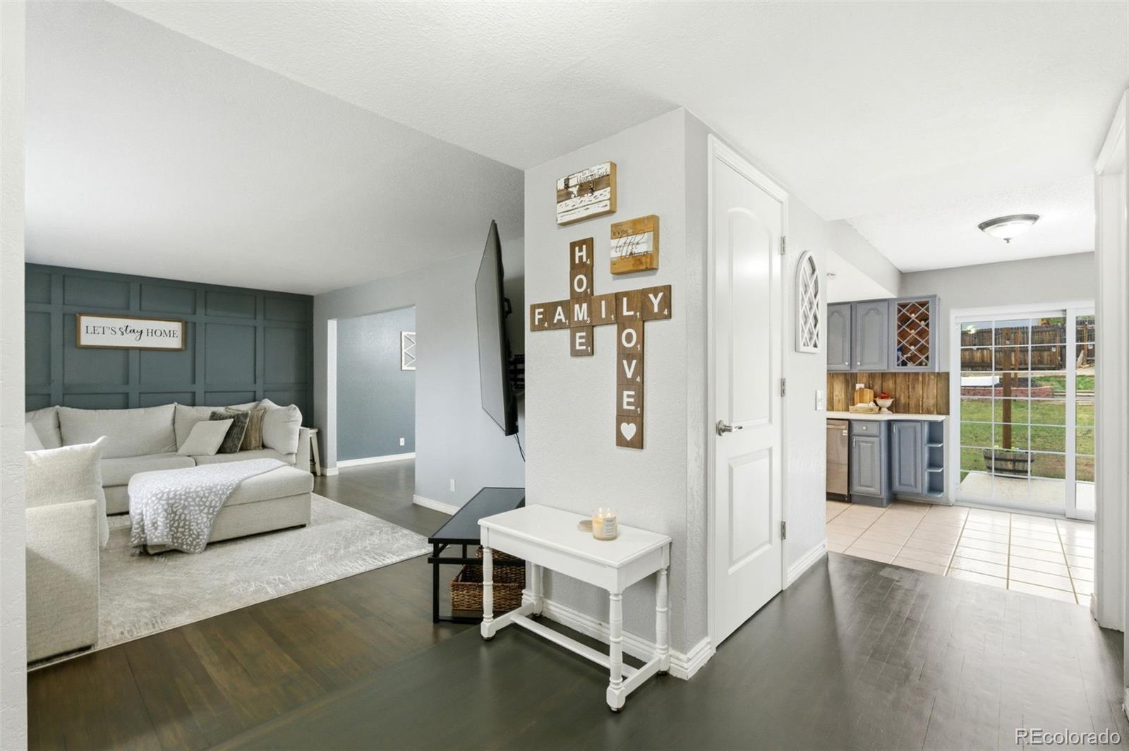 3877 S Hannibal Street