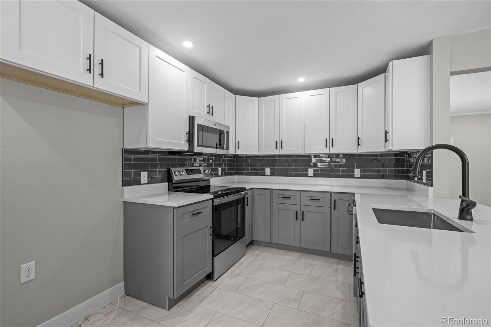 10865 W 39th Place