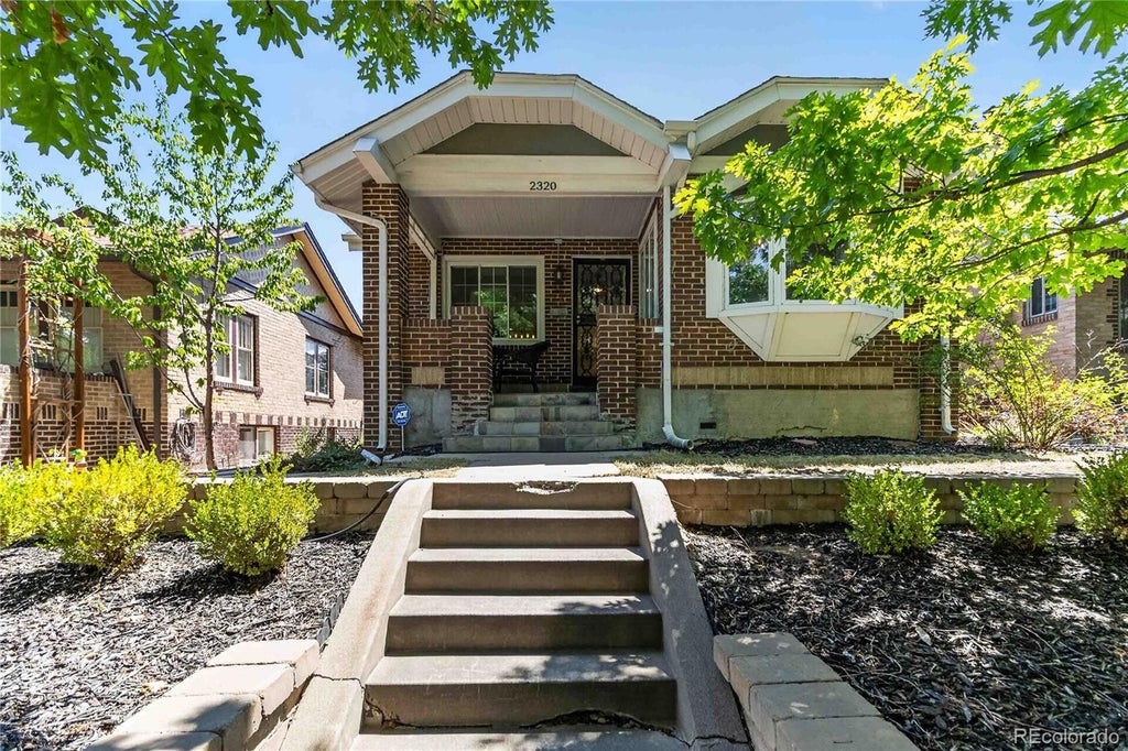 Photo of 2320 N Glencoe Street, Denver, CO 80207 (MLS # 7837631)