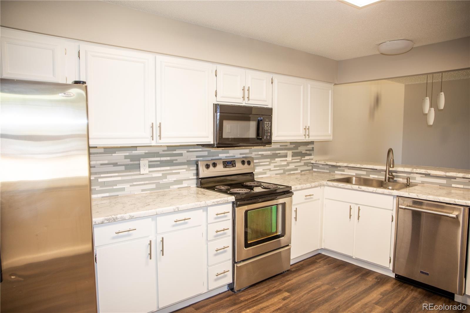 2215 E Geddes Avenue K08