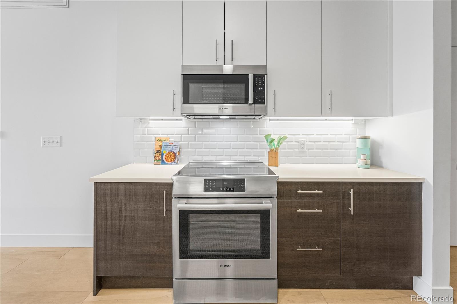 2530 Lawrence Street RA301