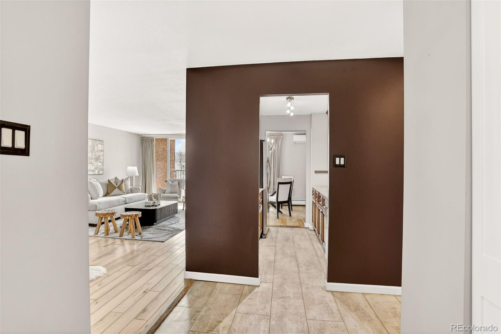 955 Eudora Street 607E