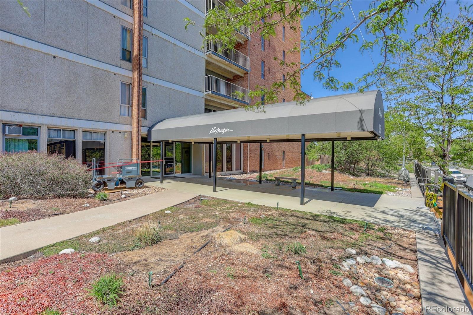 955 Eudora Street 607E