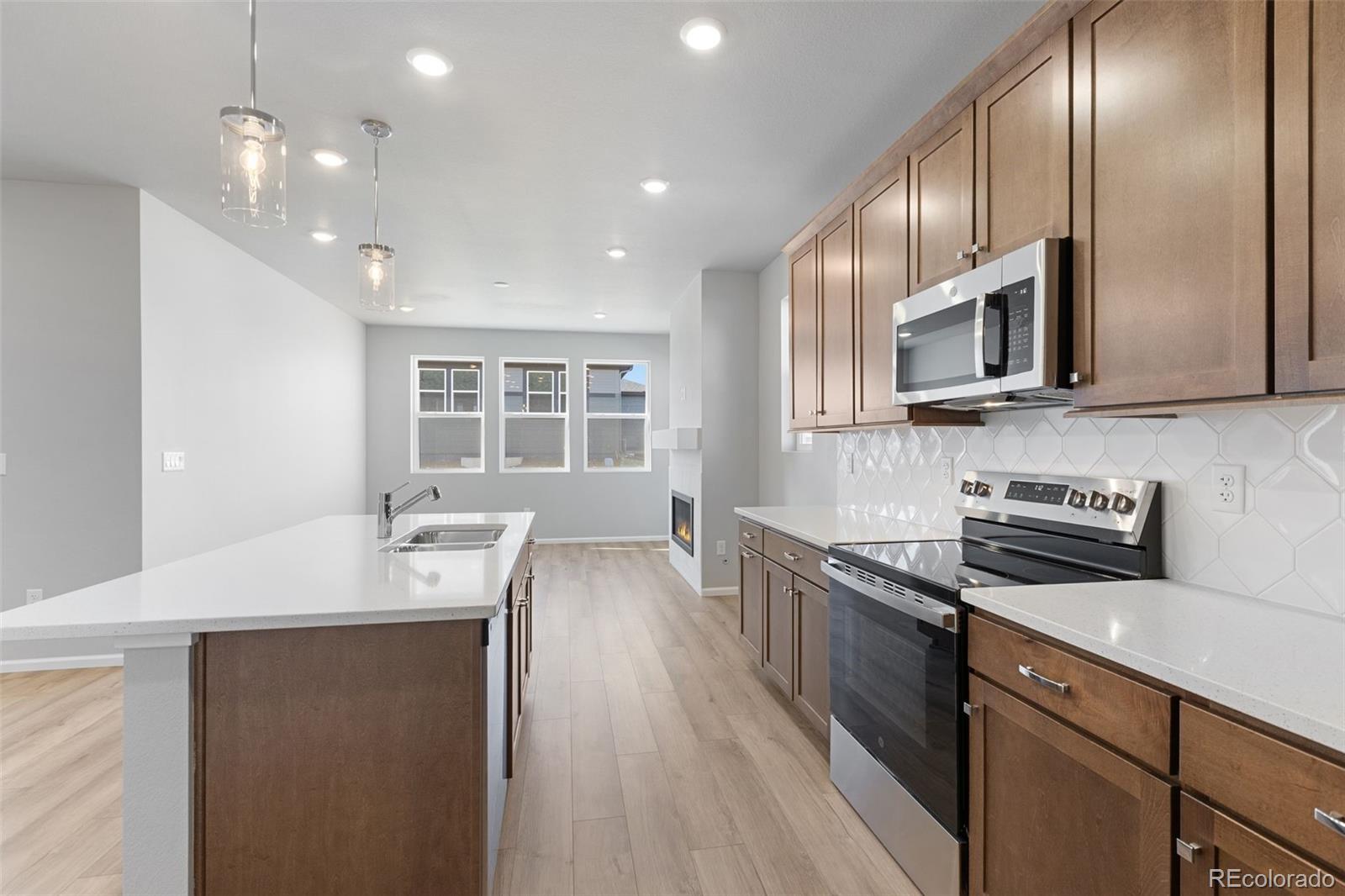 15275 Pontiac Street