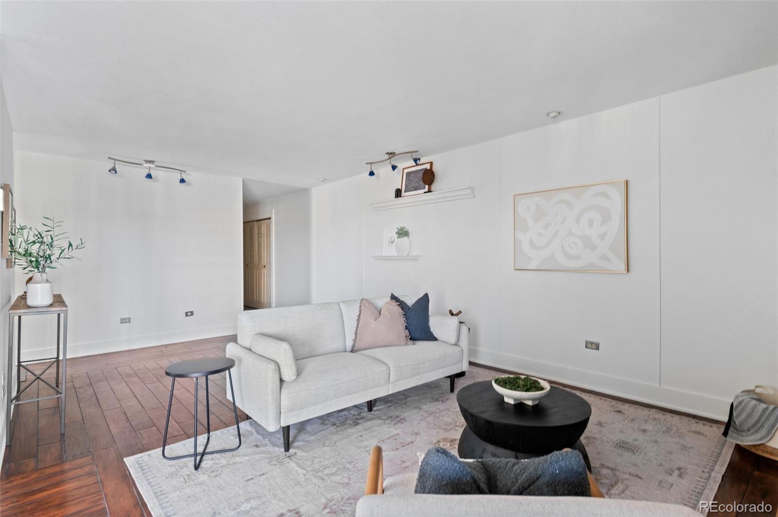 700 N Washington Street 502