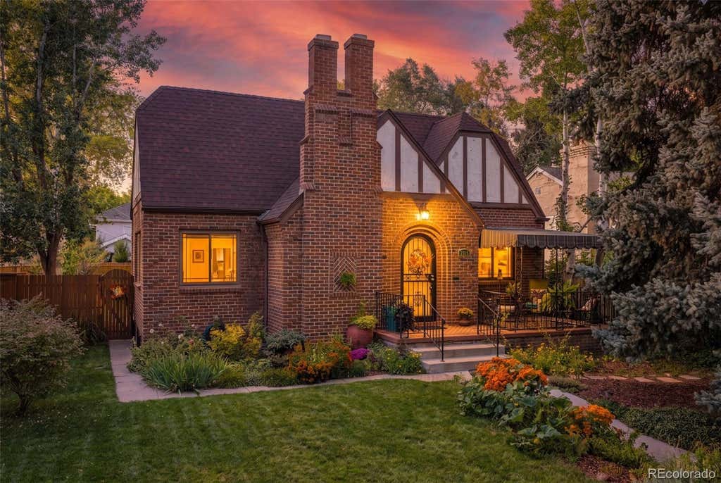 Photo of 2315 Jasmine Street, Denver, CO 80207 (MLS # 2715748)