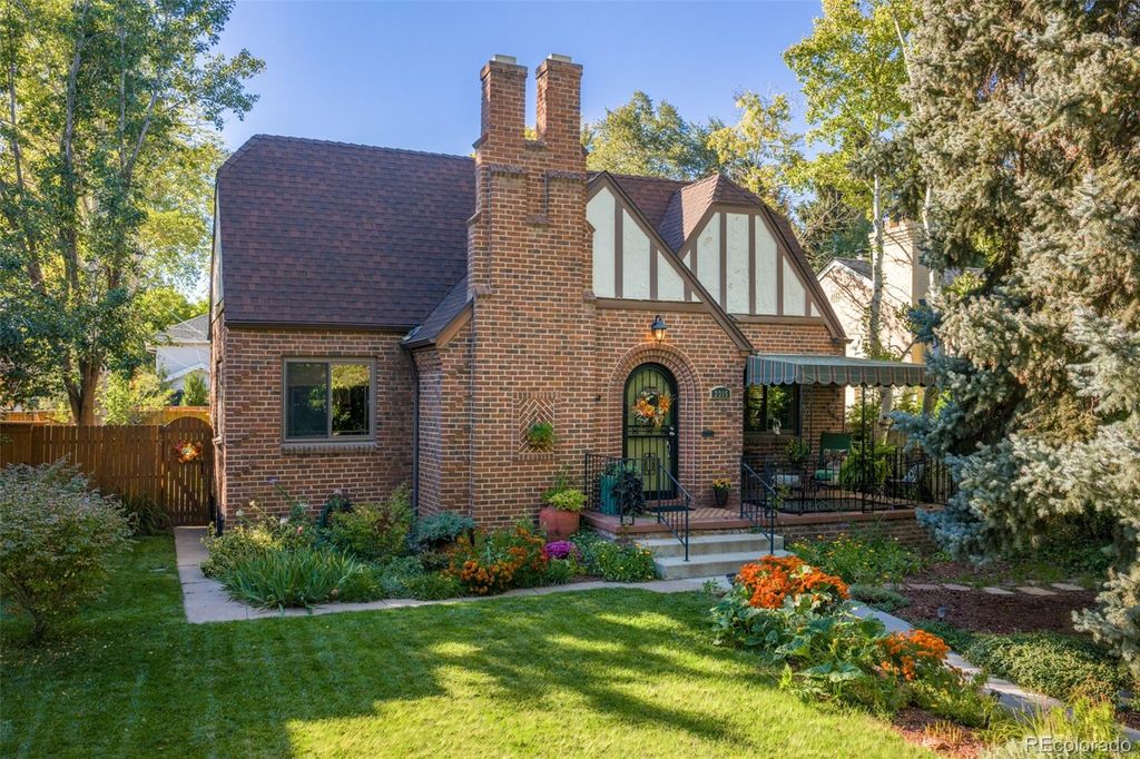 Photo of 2315 Jasmine Street, Denver, CO 80207 (MLS # 2715748)