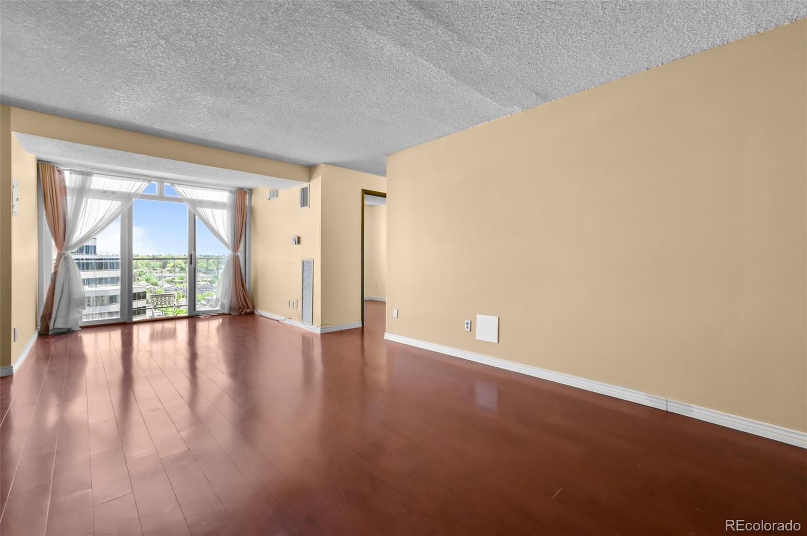 2 Adams Street 1507