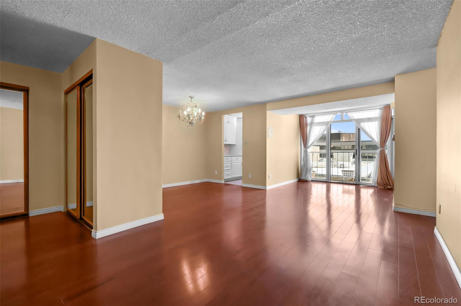 2 Adams Street 1507