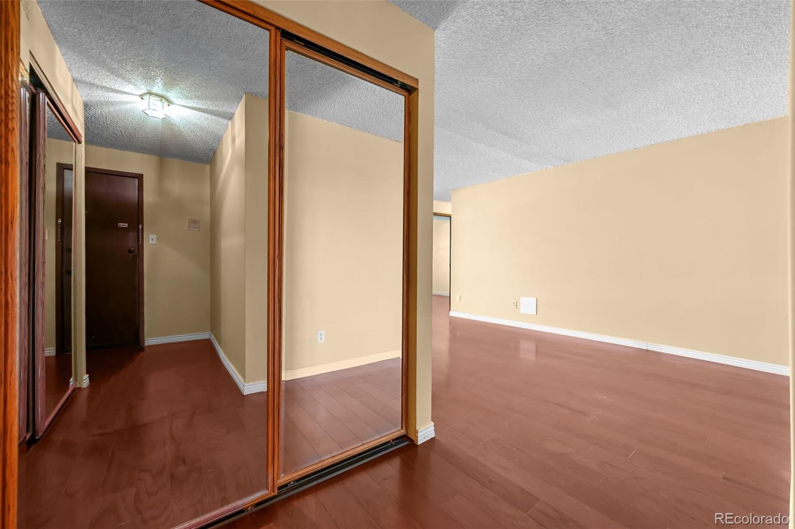 2 Adams Street 1507