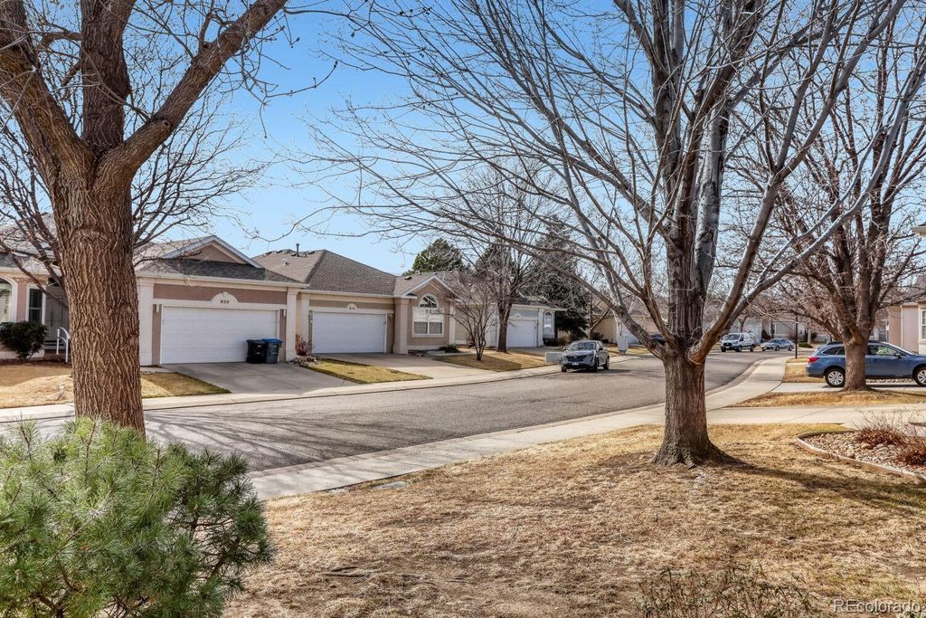 Photo of 927 Champion Circle, Longmont, CO 80503 (MLS # 2709209)