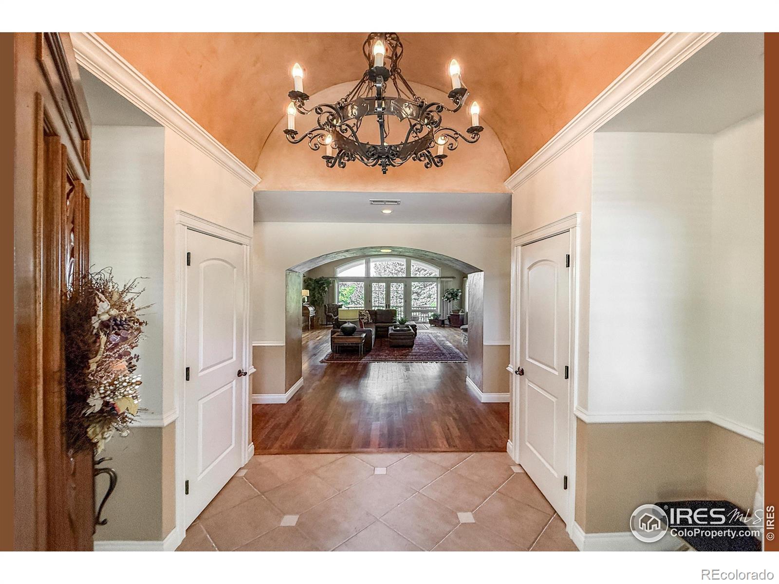 601 Loomis Court