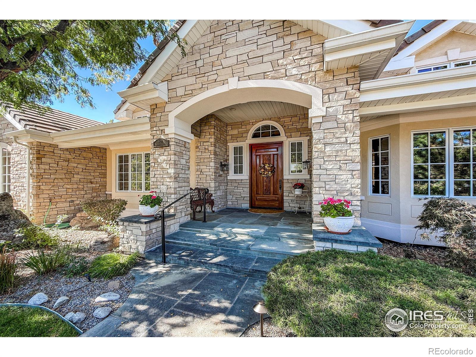 601 Loomis Court