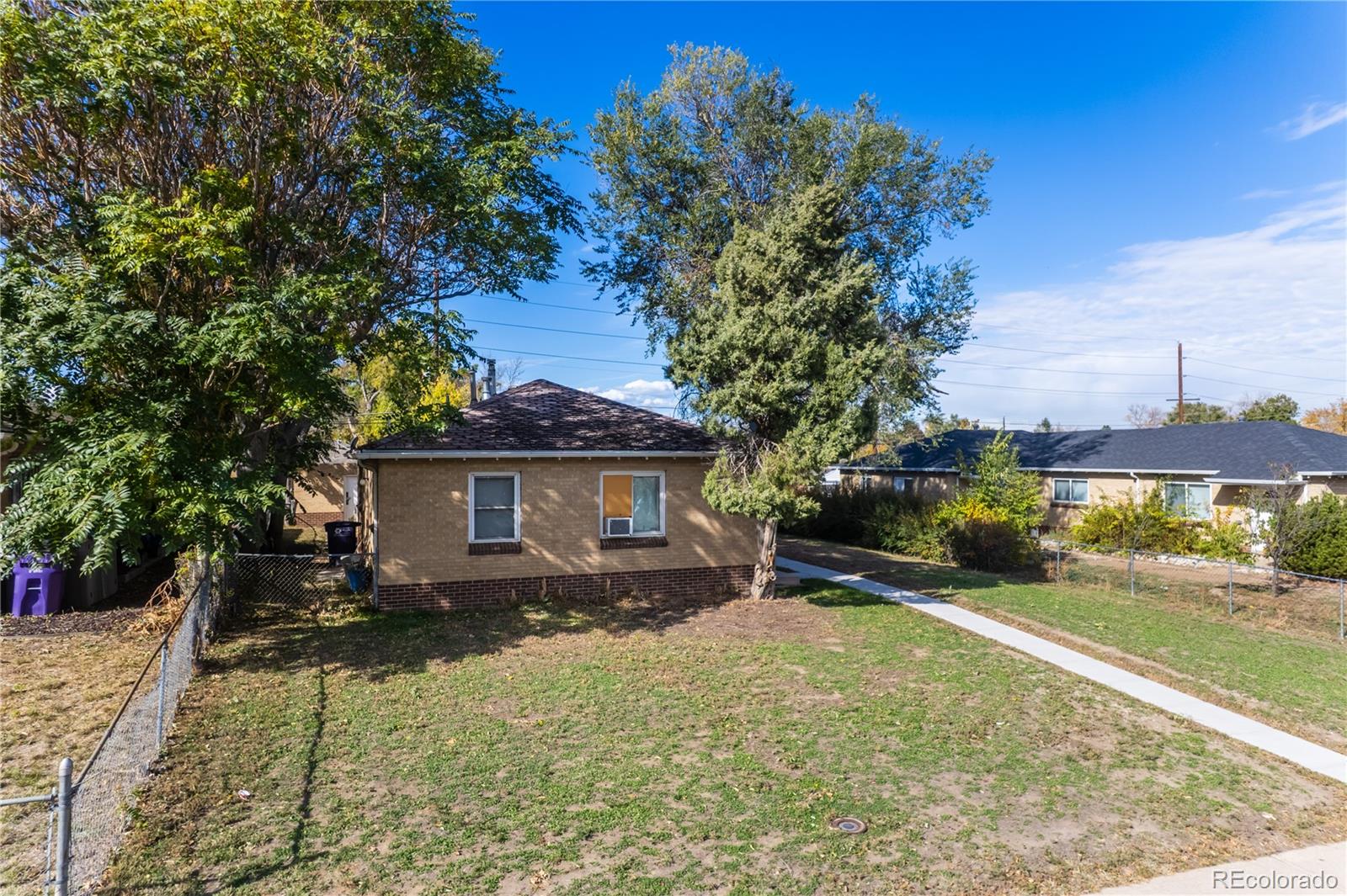 3255-3259 Pontiac Street