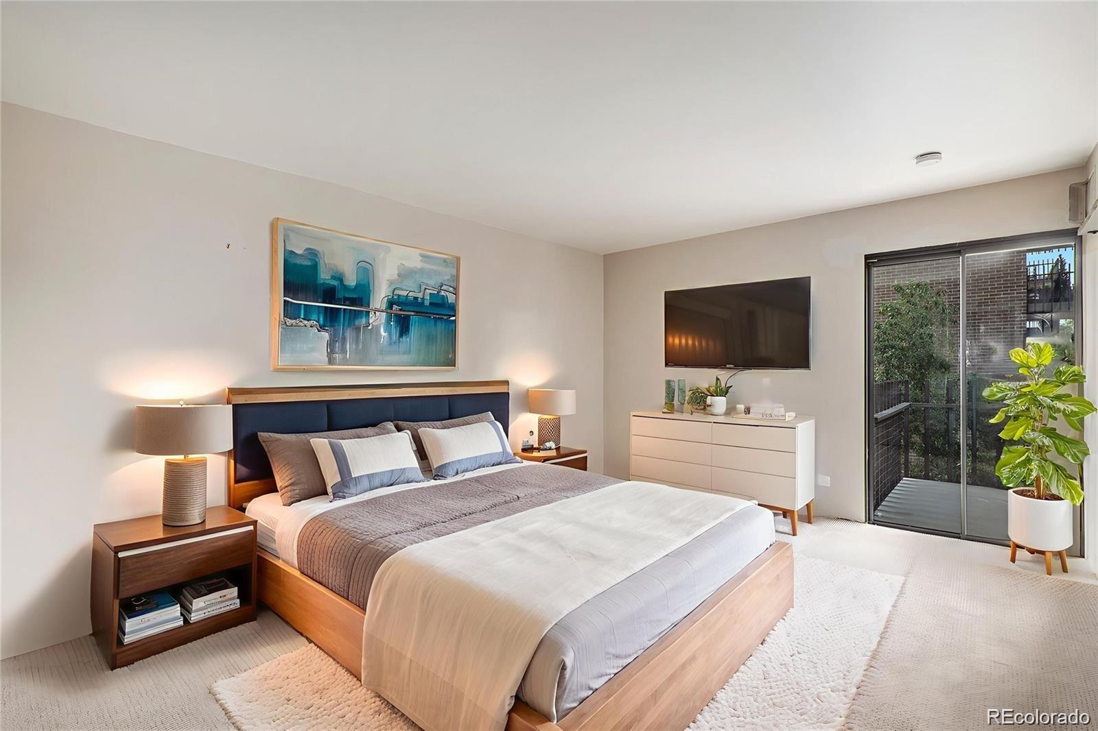 480 S Marion Parkway 402