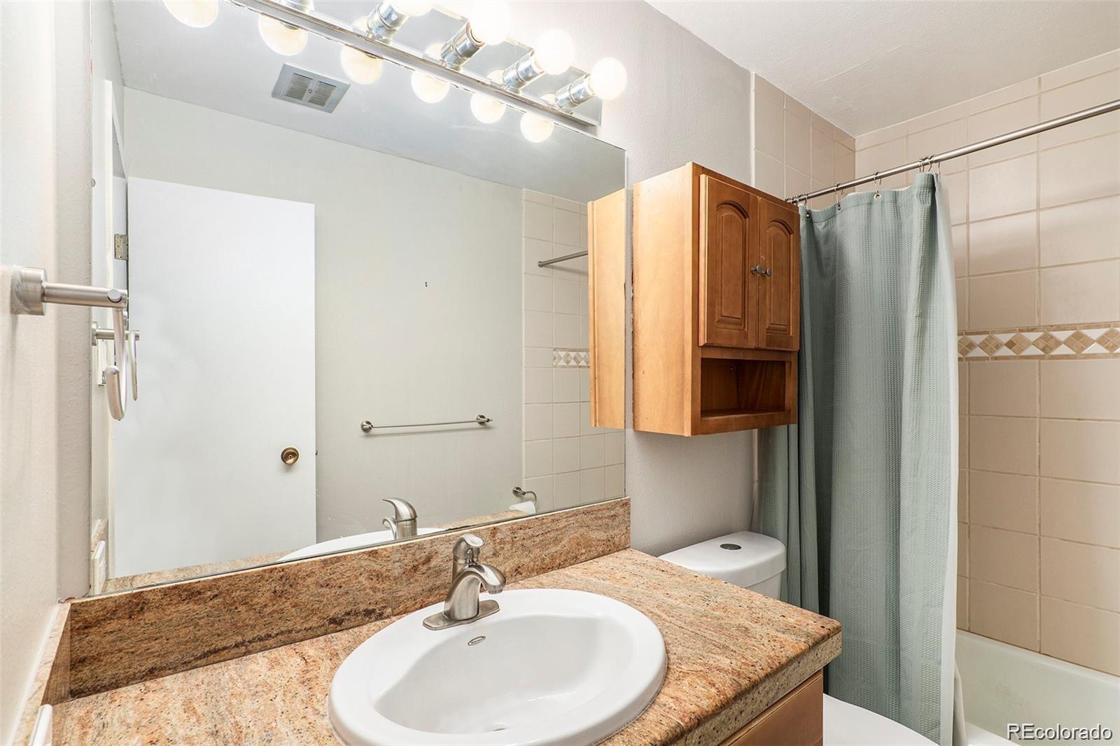 480 S Marion Parkway 402