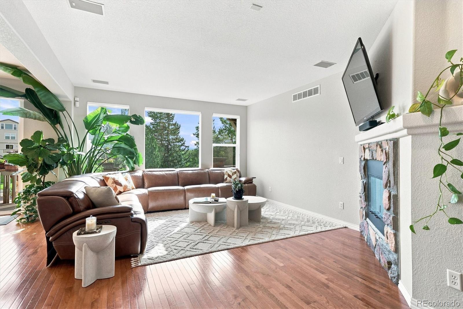 2908 Oakshire Court