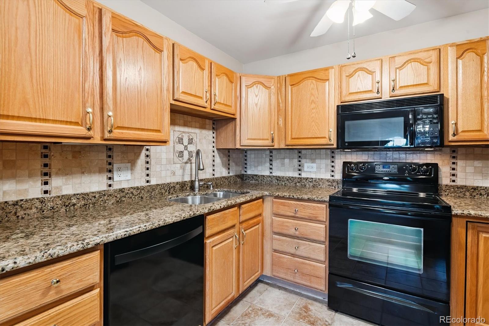 585 S Alton Way 4D
