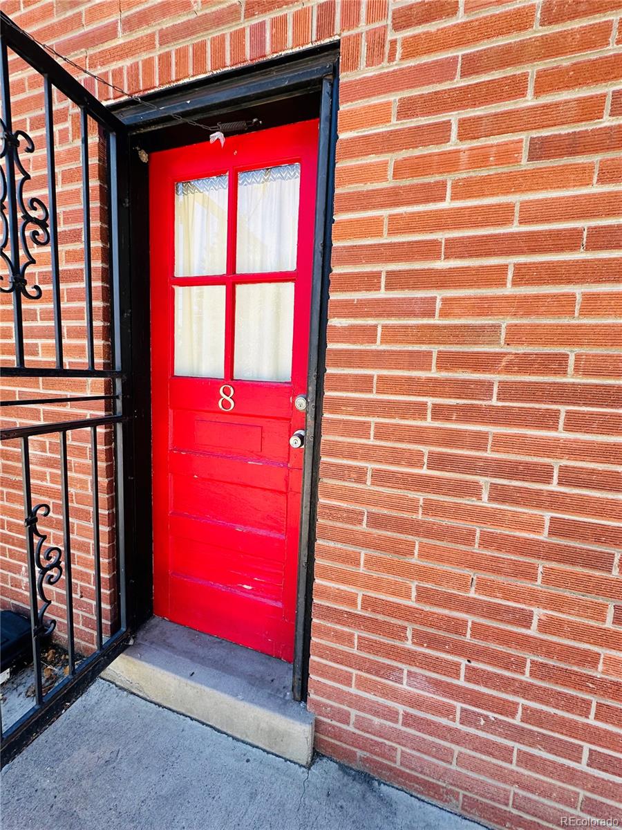 1400 S Clermont Street 8