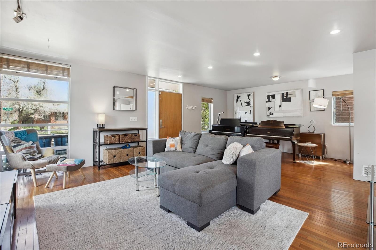 190 W Archer Place