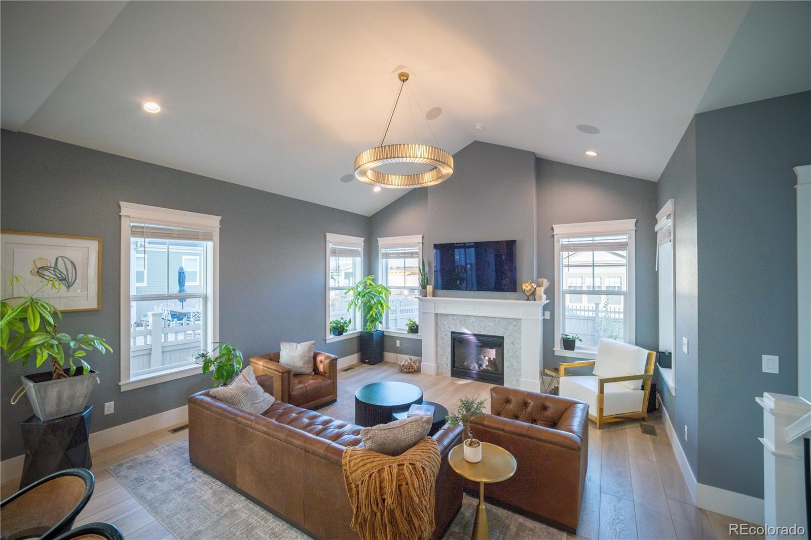 1589 Chestnut Avenue