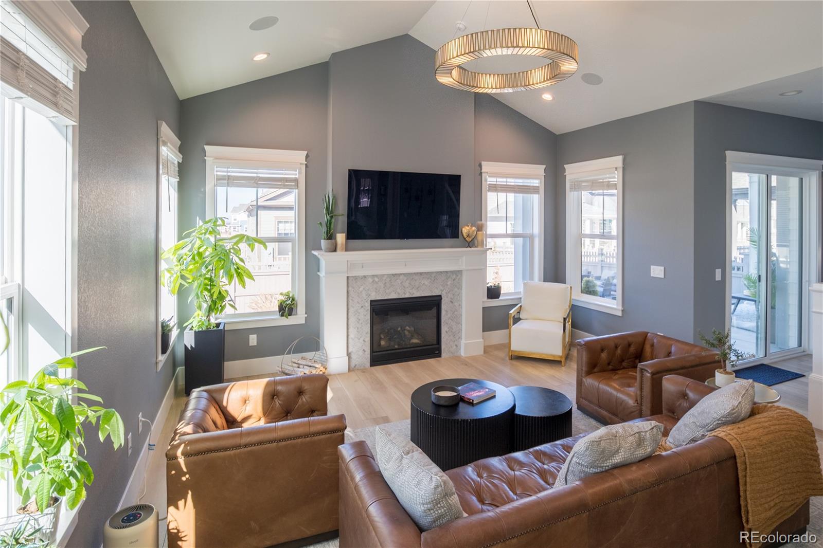 1589 Chestnut Avenue