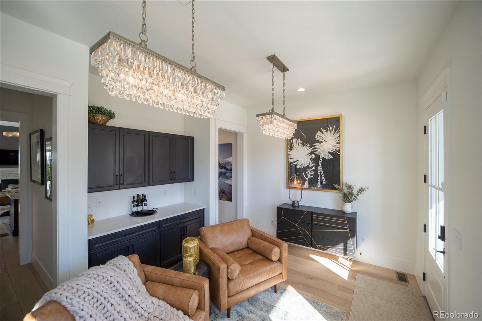 1589 Chestnut Avenue