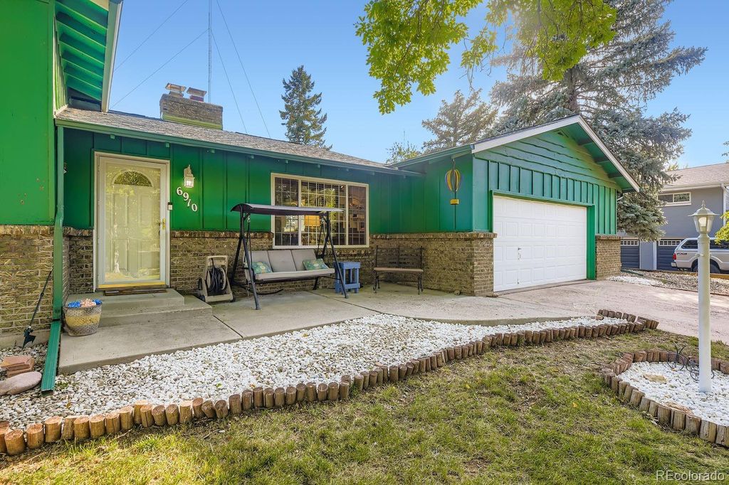 Photo of 6910 W Floyd Avenue, Lakewood, CO 80227 (MLS # 4633113)