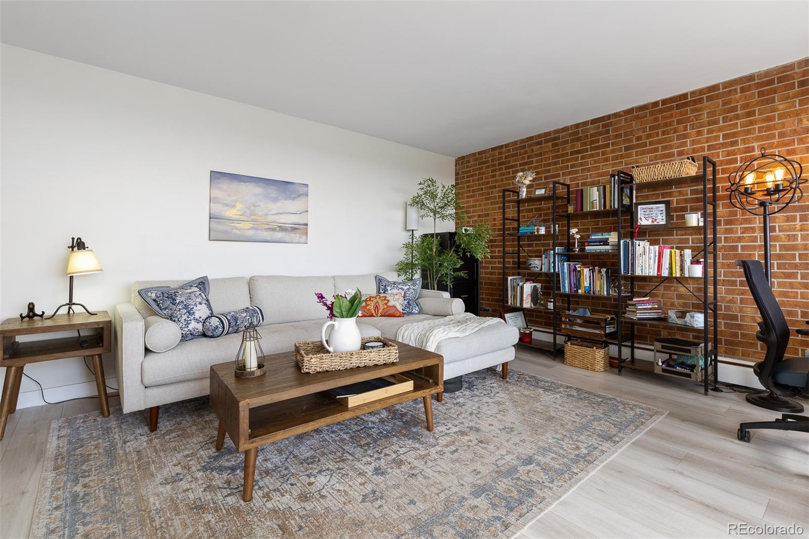955 Eudora Street 1606