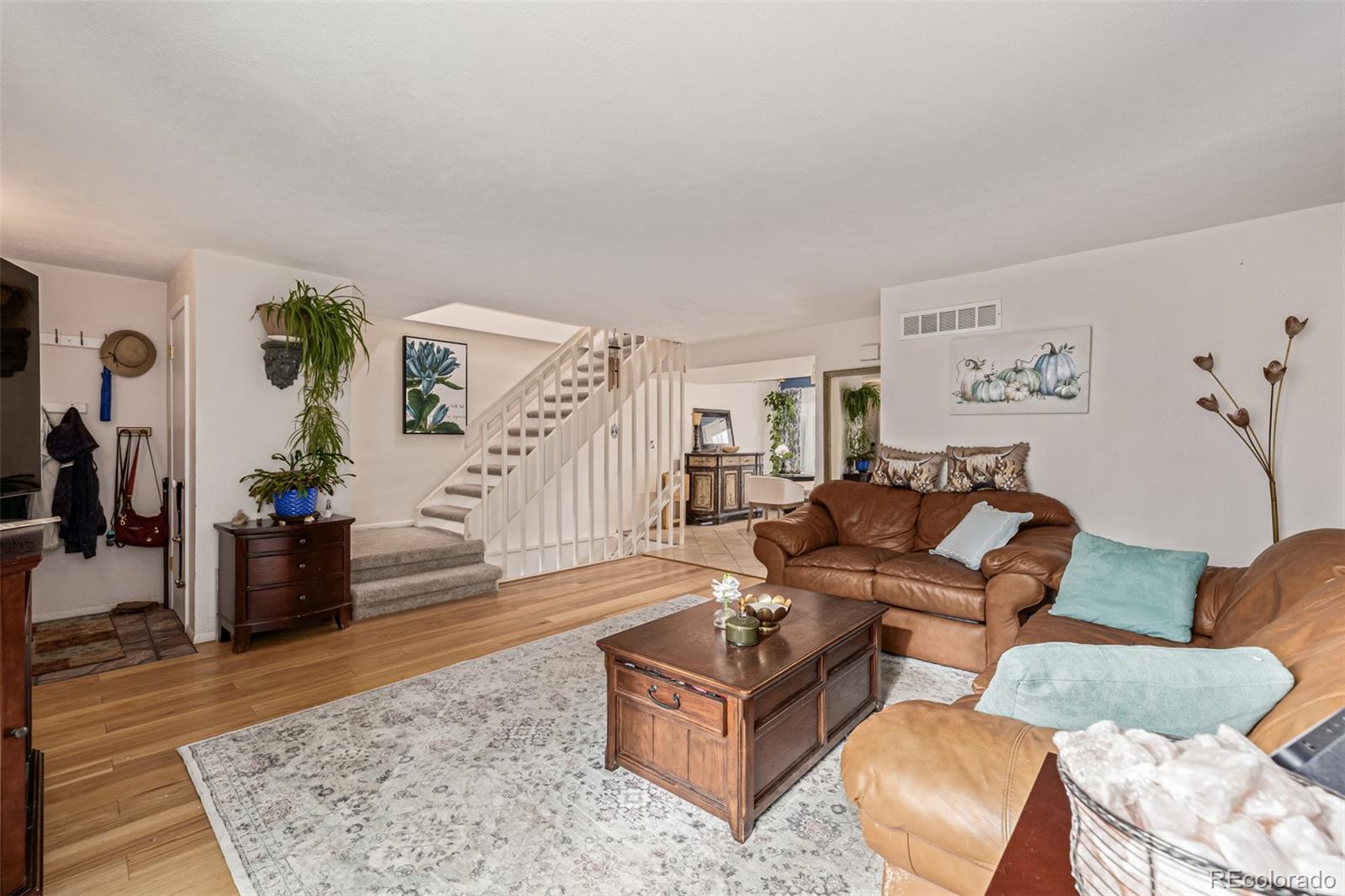 4233 E Maplewood Way