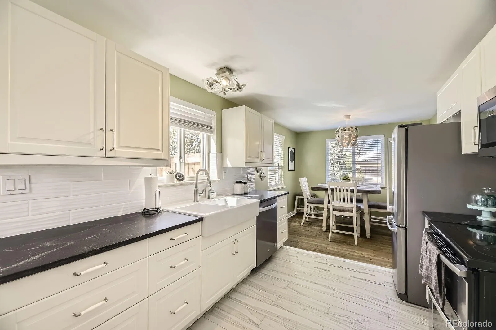 Denver, Colorado 80219, United States, 3 Bedrooms Bedrooms, ,1 BathroomBathrooms,Residential,Pending,114684